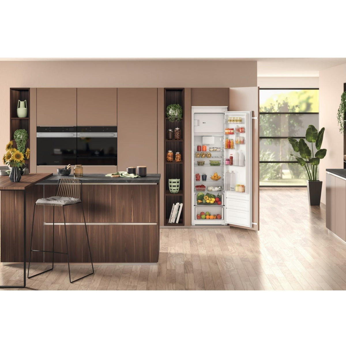 Hotpoint HTSD184011A1 Integrated Low Frost Tall Fridge